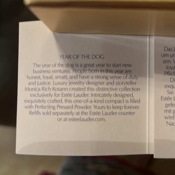 Host Pick ♥️♥️🌈🌈ESTEE LAUDER perfecting pressed powder - Picture 4 of 5